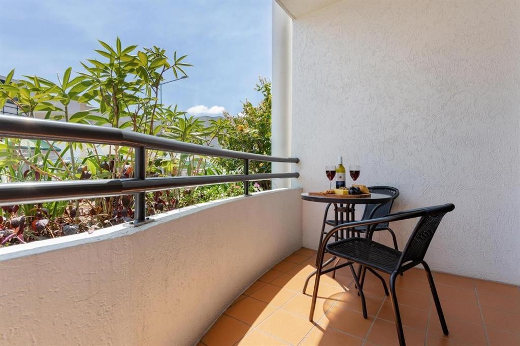 Mid City Luxury Suites Cairns Eksteriør billede
