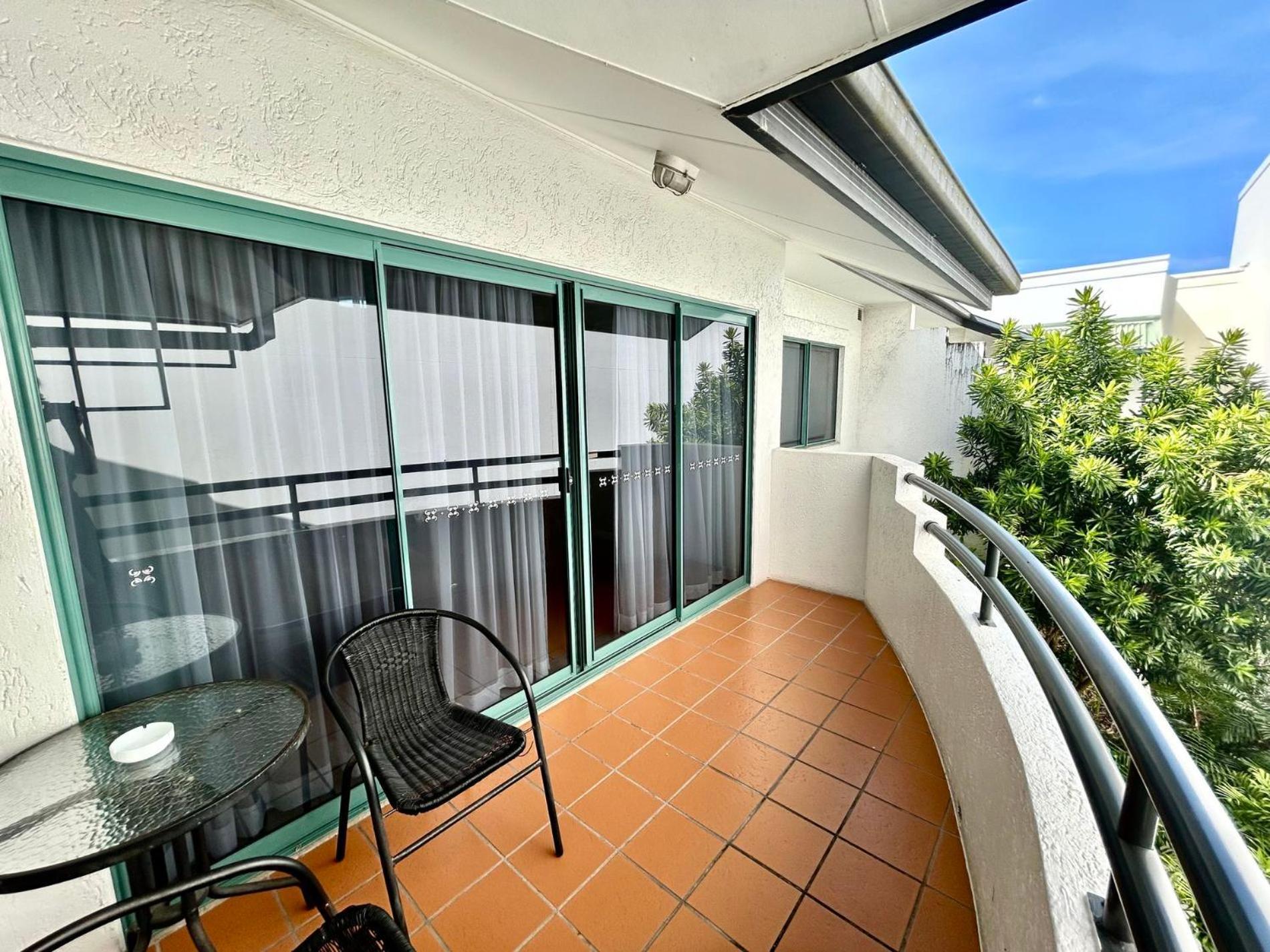 Mid City Luxury Suites Cairns Eksteriør billede