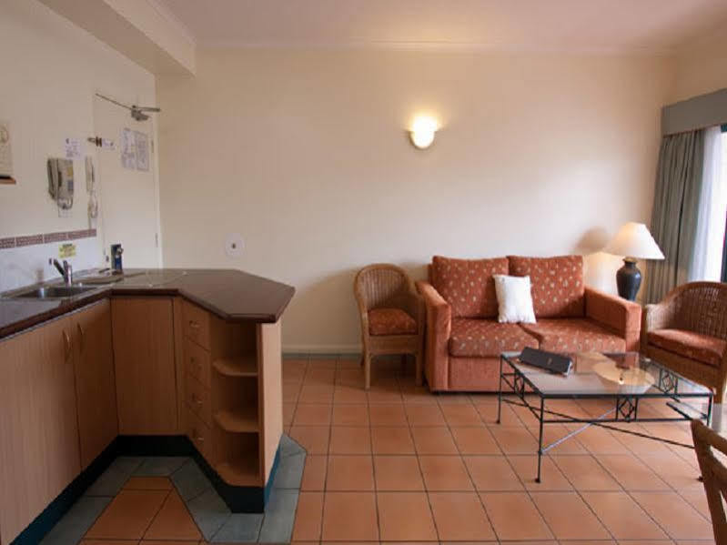 Mid City Luxury Suites Cairns Eksteriør billede